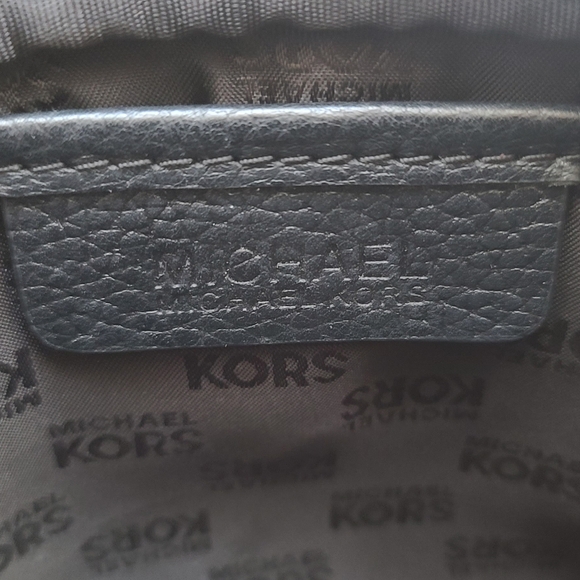 Michael Kors Fulton Large Pebbled Leather Crossbody Bag (35S7SFTC3L) - Picture 9 of 10